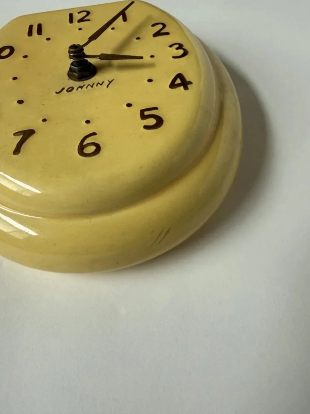 Johnny 1975 Yellow Toilet Seat Clock For Parts Bathroom Novelty Lid Vintage 70s